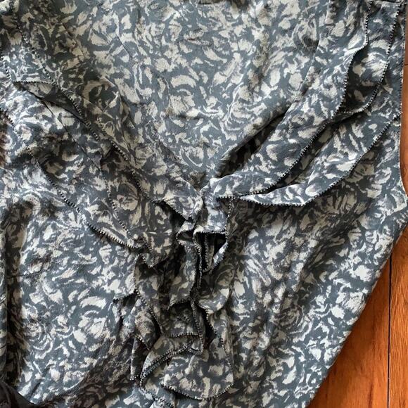 Halogen M silk sleeveless tank ruffle v-neck zip - Picture 6 of 6